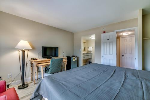 Beachcomber Inn & Suites - image 9