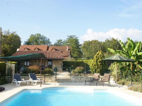 Attractive holiday home in Montcl ra with pool gîte à louer Goujounac