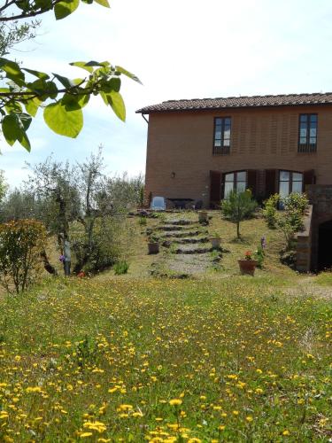  Fullino Nero Rta - Residenza Turistico Alberghiera in Siena