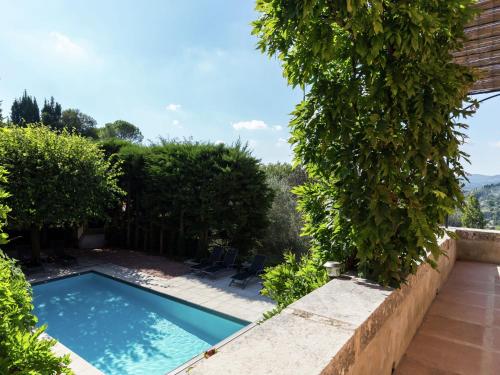 Stylish Villa with Swimming Pool in Grasse - image 4