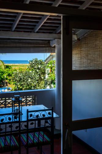 Double Room with Balcony and Sea View image 10