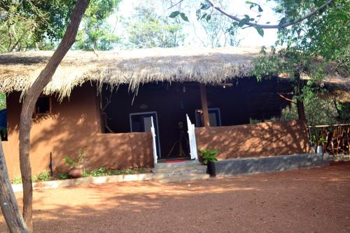 المنظر الخارجي, Hidden Jungle Village in متنزه ويلباتو الوطني