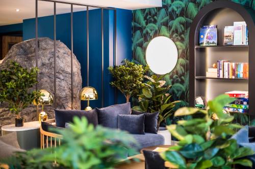 Lobby, Aparthotel Adagio Edinburgh Royal Mile near The Scottish Parliament