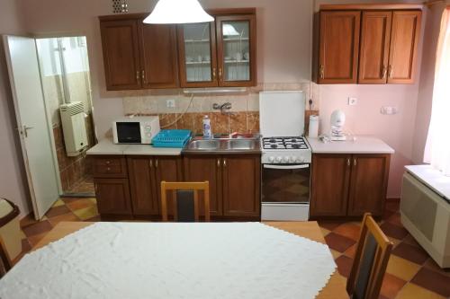  Kisasszony apartman, Pension in Eger bei Szarvaskő