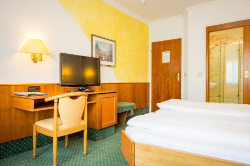 AAAA Hotelwelt KUBLER 647m von Grashofstraße entfernt