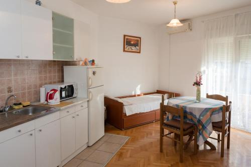  Apartment Ivo, Pension in Podstrana