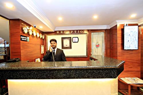 Hotel Empire Central Street – Bangalore, MN