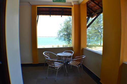 Exterior view, Teluk Lipat Seaview Inn in Dungun