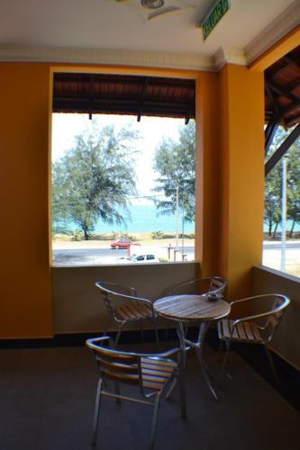 Exterior view, Teluk Lipat Seaview Inn in Dungun