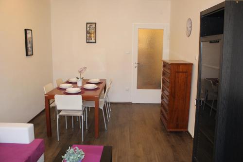 Go Native Prague Apartment - image 14