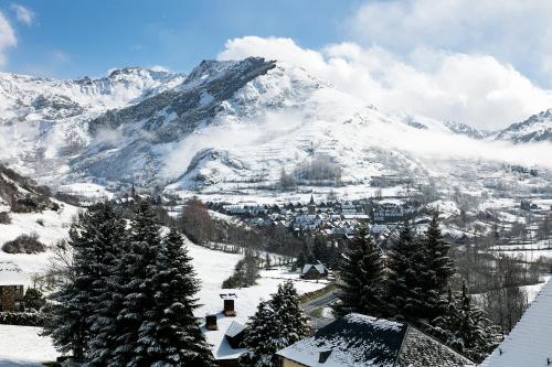  Gessa Luxury Apartments Parking y guardaski en RUDA in Gessa