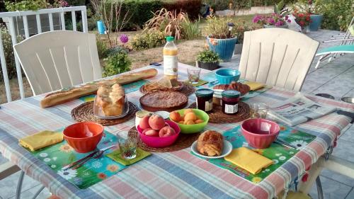 キュッペンハイム 1 chambre d'hote entre terre et mer 3つ星 ホテル プール