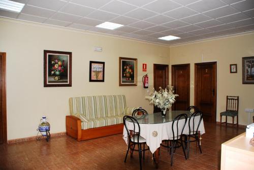 Koplietošanas atpūtas telpa ar TV, Hostal la Encina in El Real de la Jara