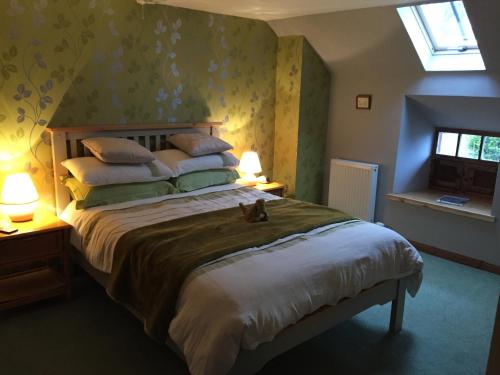 Lodge at Lochside - Accommodation - Bridgend of Lintrathen