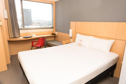 ibis Rio Porto Atlantico Ibis Rio Porto Atlantico is perfectly located for both business and leisure guests in Rio De Janeiro. The property has everything you need for a comfortable stay. Service-minded staff will welcome and