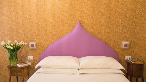 Standard Double Room image 5