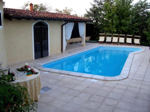 Vaade, Relais Torre Dei Torti - Luxury Bed and Breakfast in Cava Manara