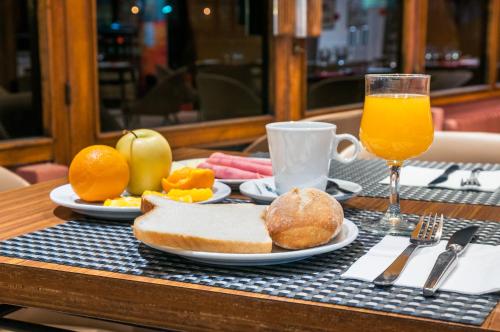 Hotel Los Olivos - image 13