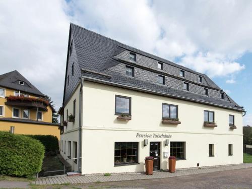 Spacious holiday home in the Ore Mountains - Deutschneudorf