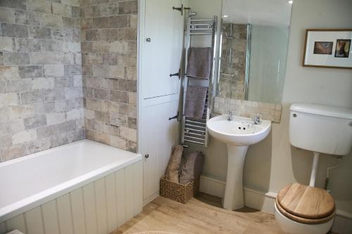 The Blue House Bed and Breakfast - image 14