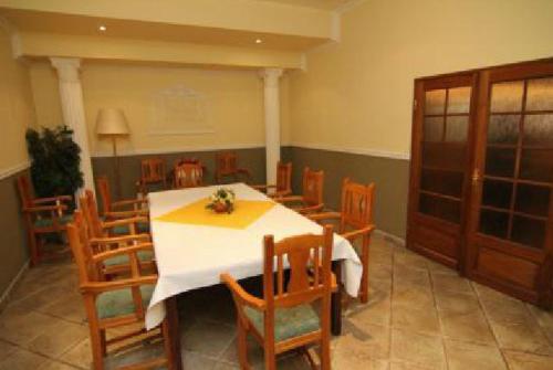 Hotel Atrium - image 14