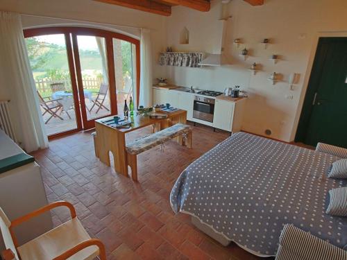 Cottage in Montelabbate with Pool Garden BBQ Parking