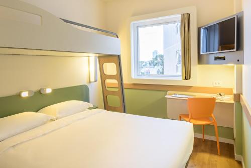 ibis budget Curitiba Aeroporto Ibis Budget Curitiba Aeroporto is a popular choice amongst travelers in Sao Jose Dos Pinhais, whether exploring or just passing through. The property offers a wide range of amenities and perks to ensu
