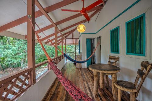 Balkon/Terrasse, Playa 506 Beachfront Hostel in Puerto Viejo de Talamanca