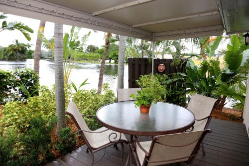 Erkély/terasz, The Cabanas Guesthouse & Spa - Gay Resort catering to Gay Men in Wilton Manors