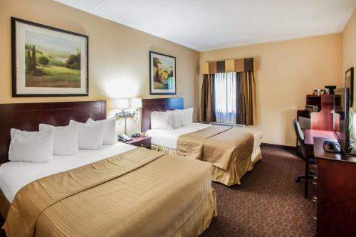Quality Inn & Suites Peoria North near General Wayne A. Downing–Peoria internasjonale lufthavn