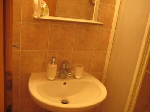 Gala Apartments - image 13