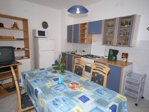 Cozy Apartment with Swimming Pool in Banjole - image 5