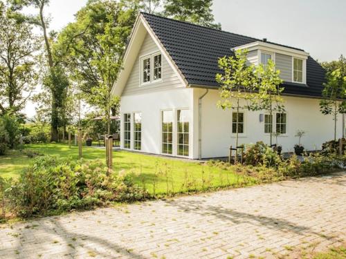 Spacious home with a fireplace at 3 km from Baarle-Nassau