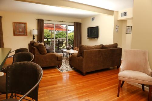 The Cabanas Guesthouse & Spa - Gay Resort catering to Gay Men - image 4