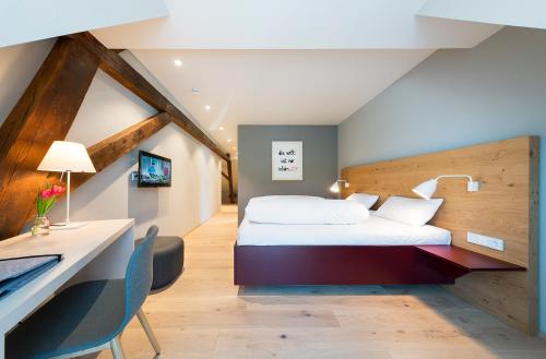 1 queen bed