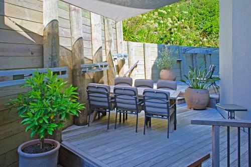 Exterior view, Waterfront Escape in Nelson