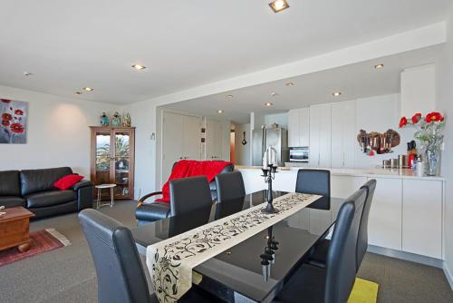 Facilities, Waterfront Escape in Nelson