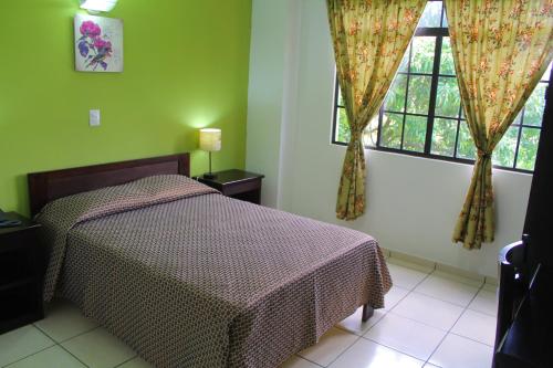 Hostal de Asturias – San Salvador, MA