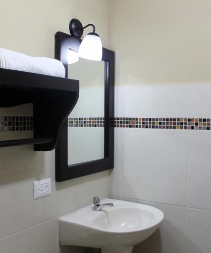 Hostal de Asturias – San Salvador, MA