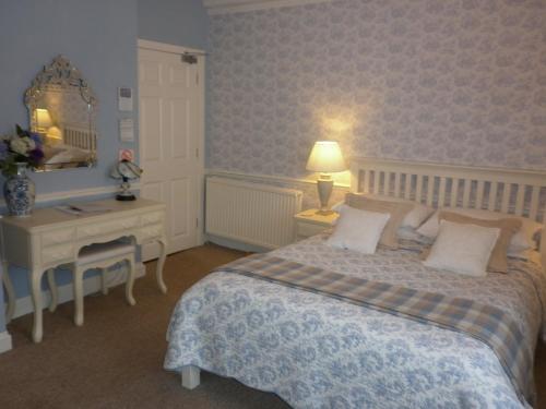 Comelybank Guesthouse - image 2