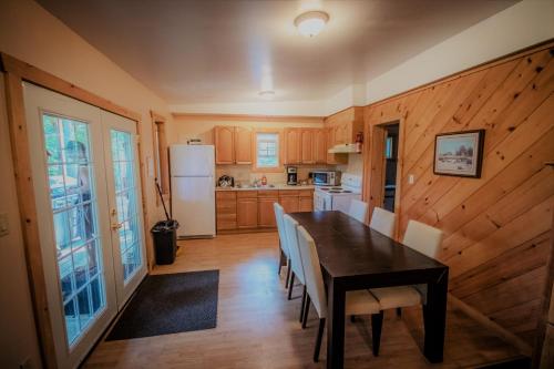 Konyha, High Falls Bay Cottages, Camping & Waterpark in Bracebridge (ON)