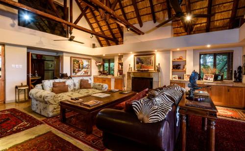 Khaya Ndlovu Safari Manor