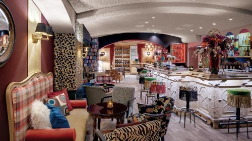 Bar/lounge, Morosani Posthotel in Davos