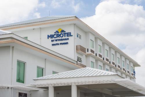 . Microtel by Wyndham South Forbes