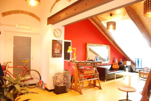 공용 라운지/TV 시청 구역, 애틱 호스텔 토리노 (Attic Hostel Torino) in 투린