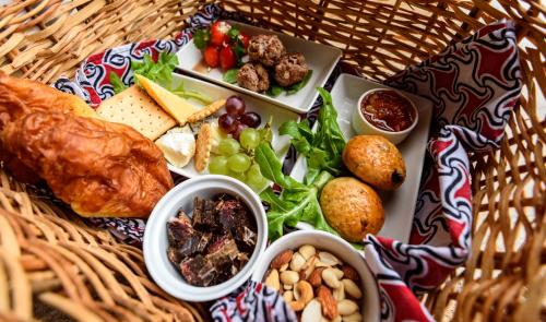 Khaya Ndlovu Safari Manor