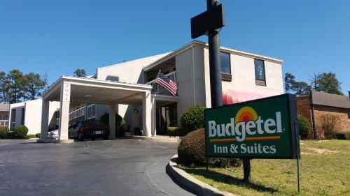 Budgetel Inn and Suites- FORT GORDON - 숙소 외관