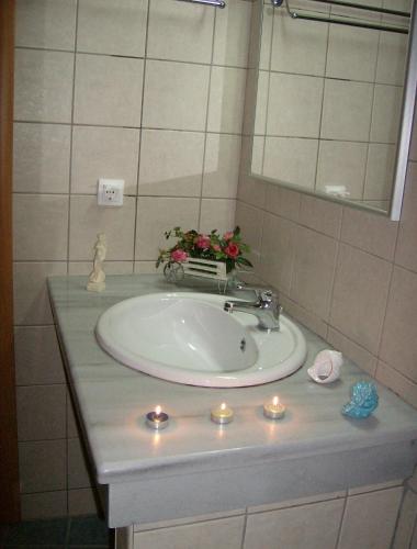 Sunshine Studios & Apartments - image 6