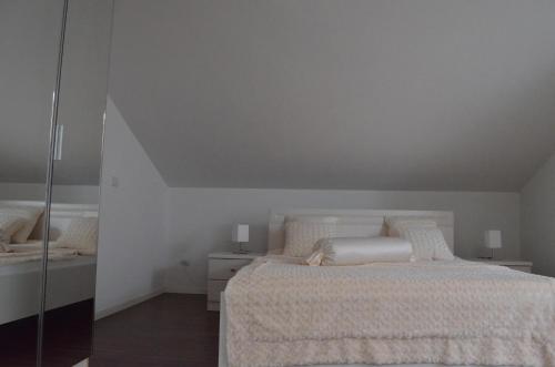 Three-Bedroom Apartment - Penthouse image 5