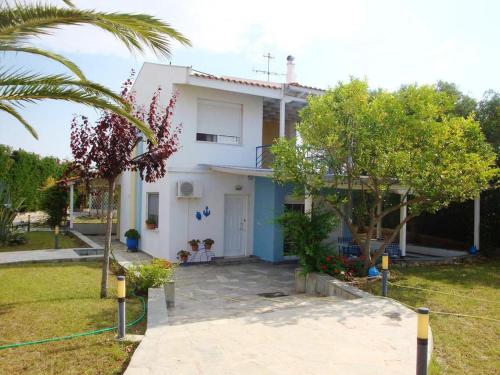  Villa with Private Garden in Halkidiki in Flogita